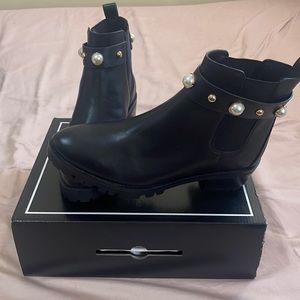 Karl Lagerfeld Paris Ankle Booties BN only tried on